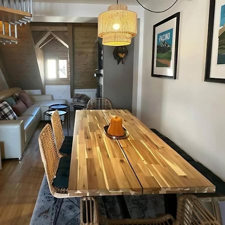 サジェント・デ・ガジェゴCaleydos Duplex Diseno Garaje Wifiアパートメント エクステリア 写真